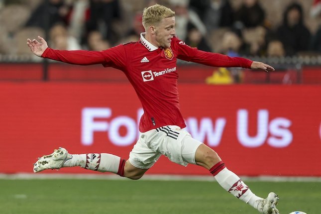 Real Sociedad Ingin Pinjam Donny van de Beek